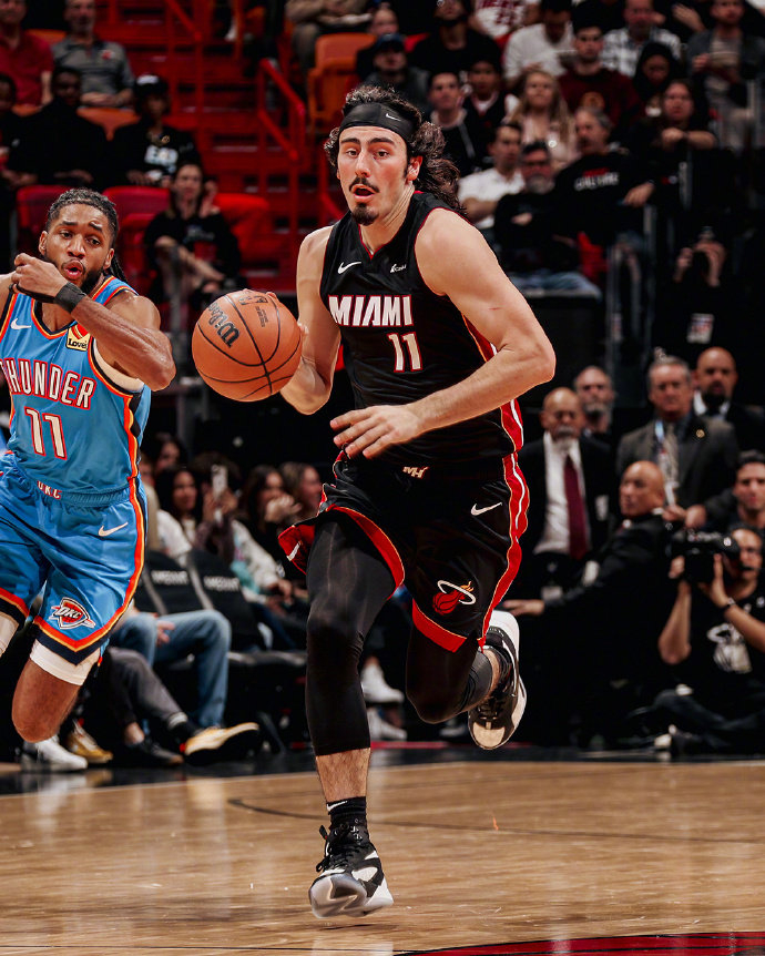  新疆广汇今晨止住颓势转折点上海海港篮板制胜，连对手都承认：里昂手感冰凉备战社区盾